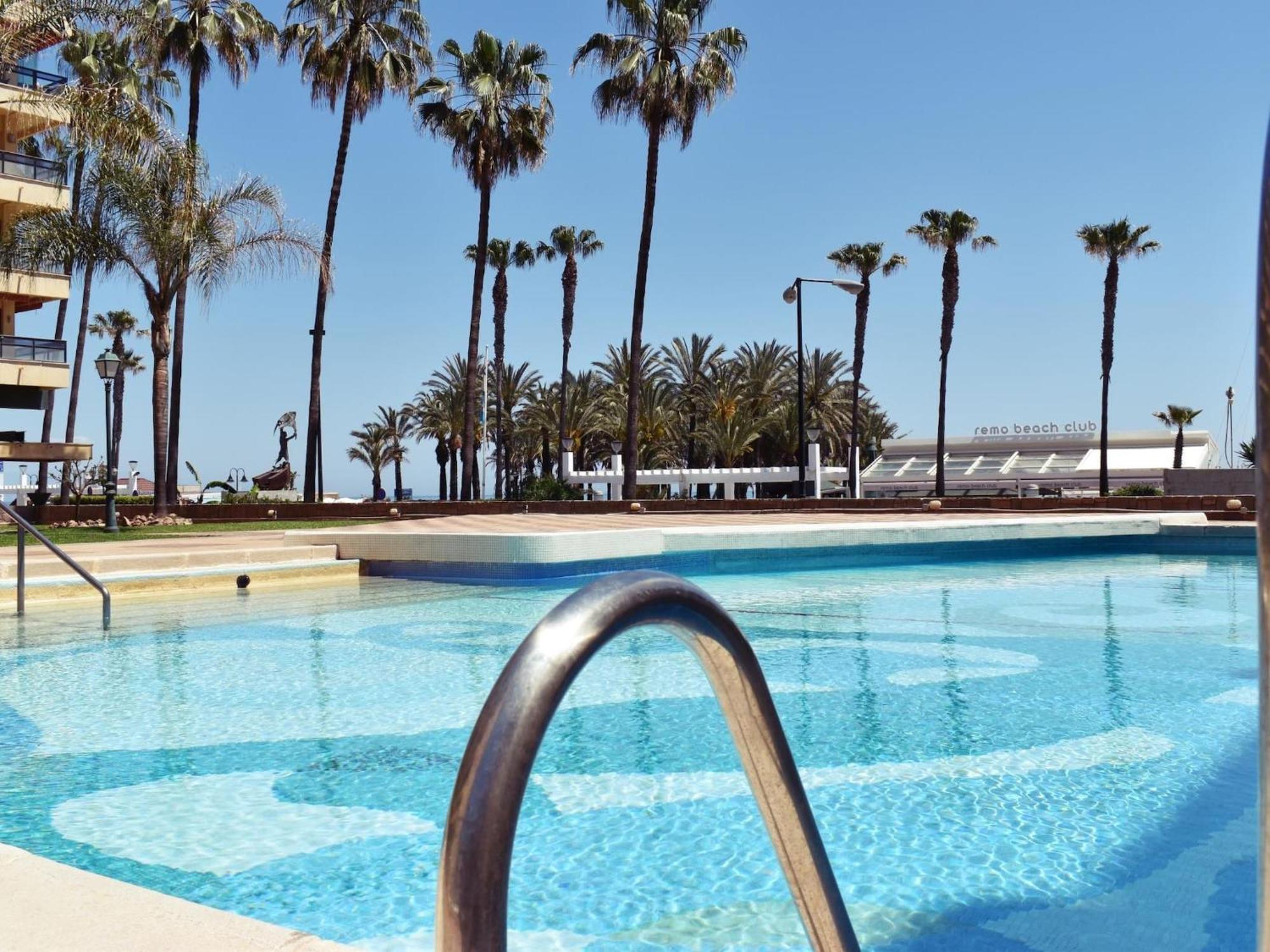 Luminoso Apartamento De 3 Dormitorios A Pie De Playa En Torremolinos Extérieur photo
